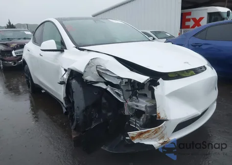 2021 Tesla Model Y Long Range Dual Motor All-Wheel Drive z USA, uszkodzony, nr VIN 5YJYGDEE5MF201460